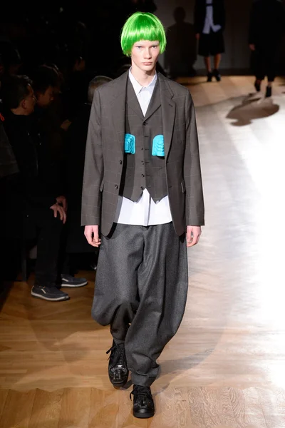 Look 29